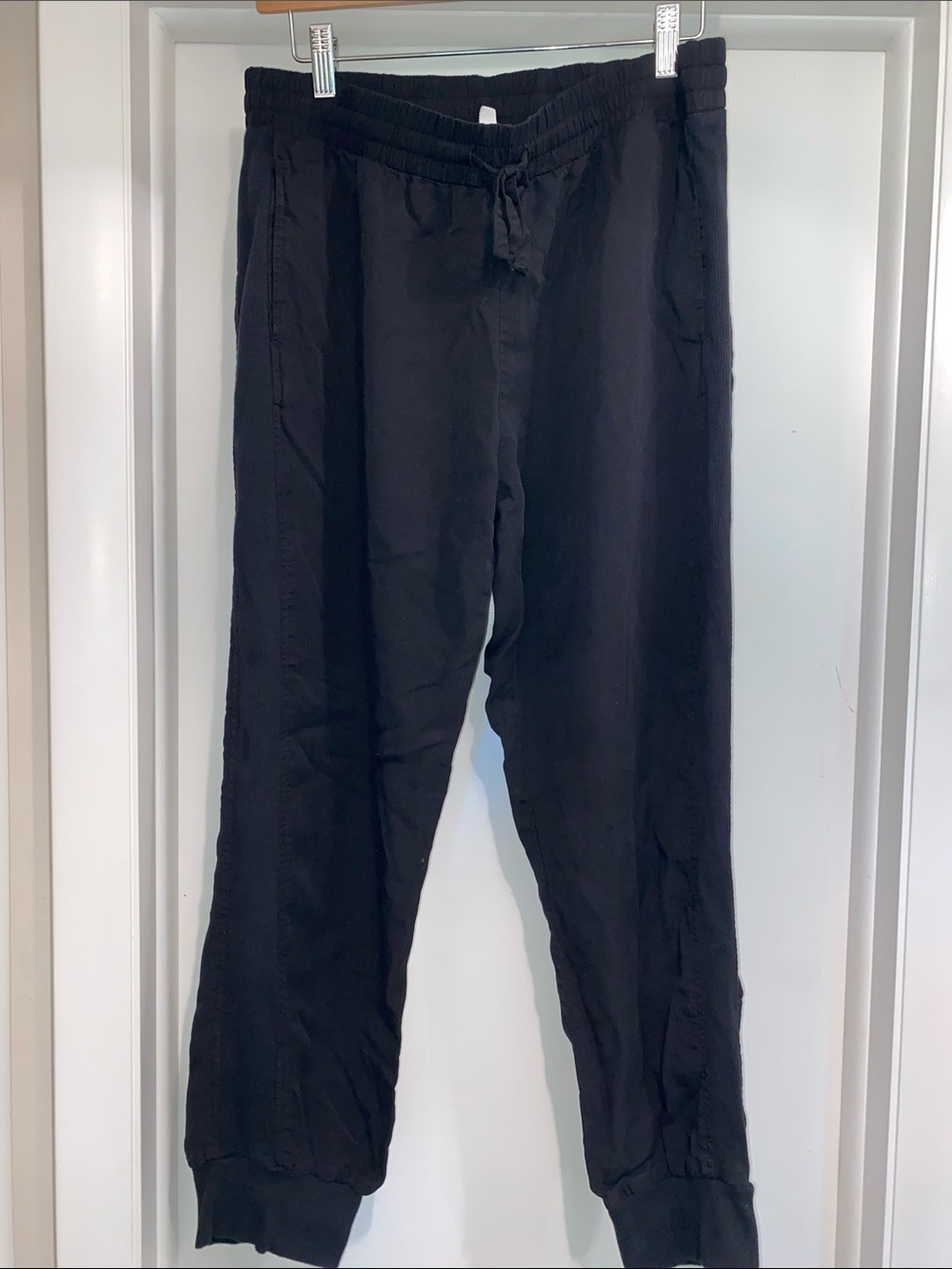 Love Tree Black Women's Drawstring Jogger Pants